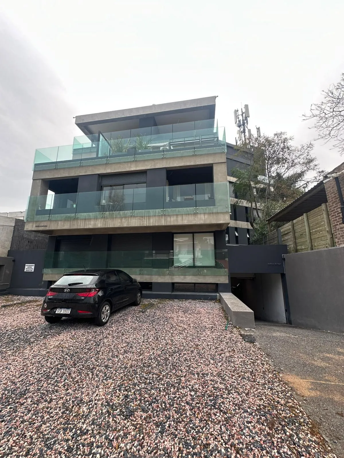 Venta Apartamento Con Cochera Frente a playa mansa - Imagen 1
